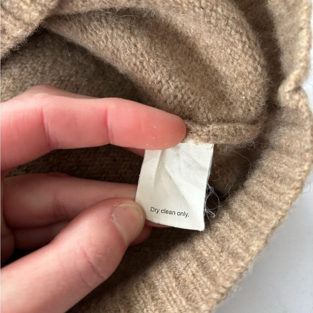 90s 100% Wool J. Crew Women’s Tan Crewneck Sweater